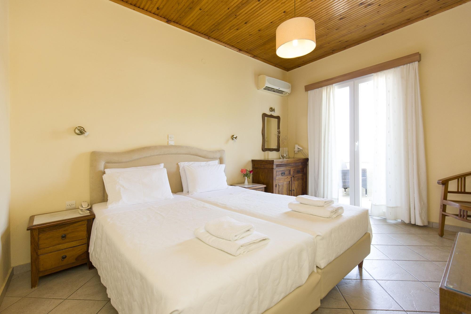 Virginia Hotel Самос Екстериор снимка