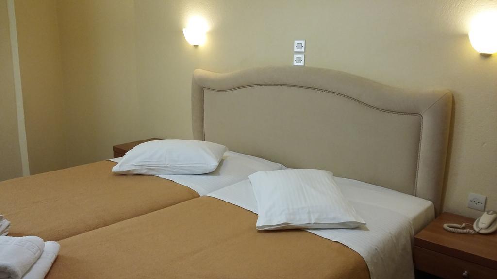 Virginia Hotel Самос Екстериор снимка