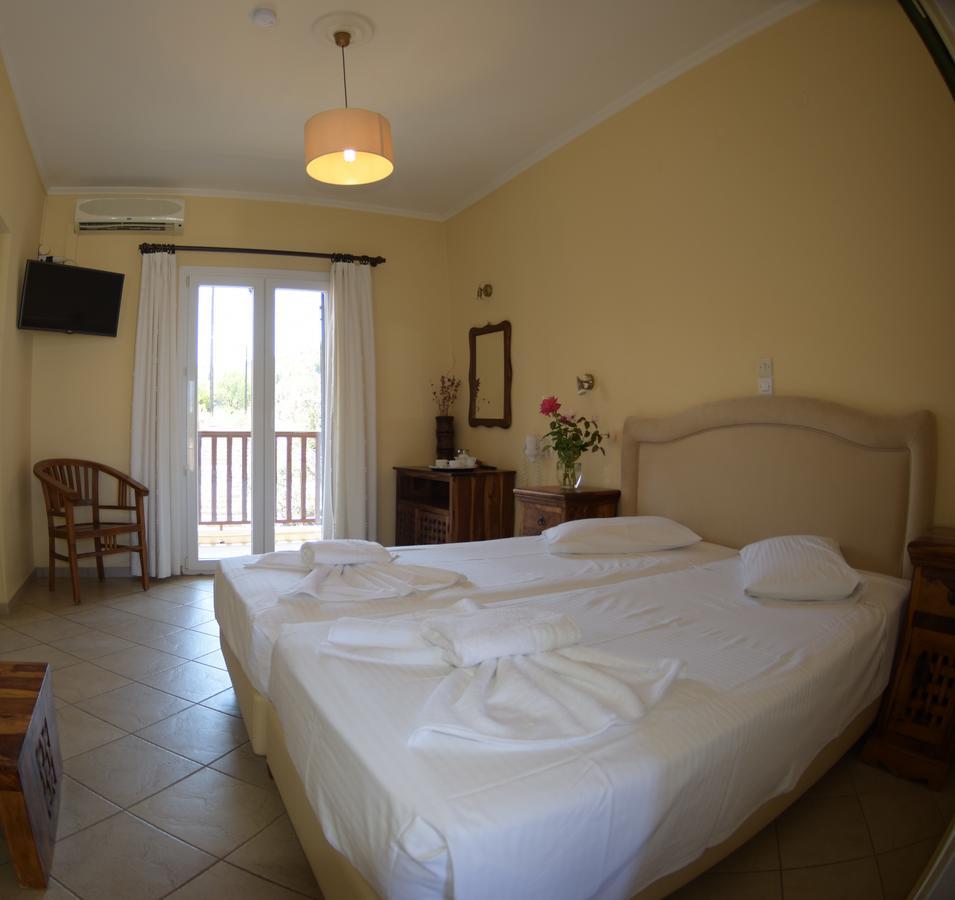 Virginia Hotel Самос Екстериор снимка
