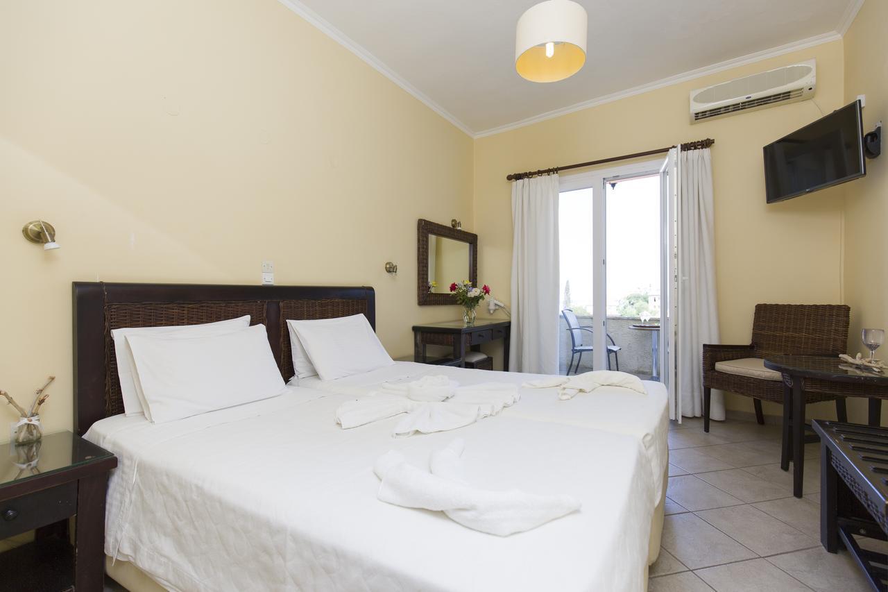 Virginia Hotel Самос Екстериор снимка