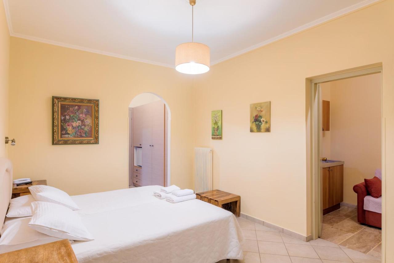 Virginia Hotel Самос Екстериор снимка